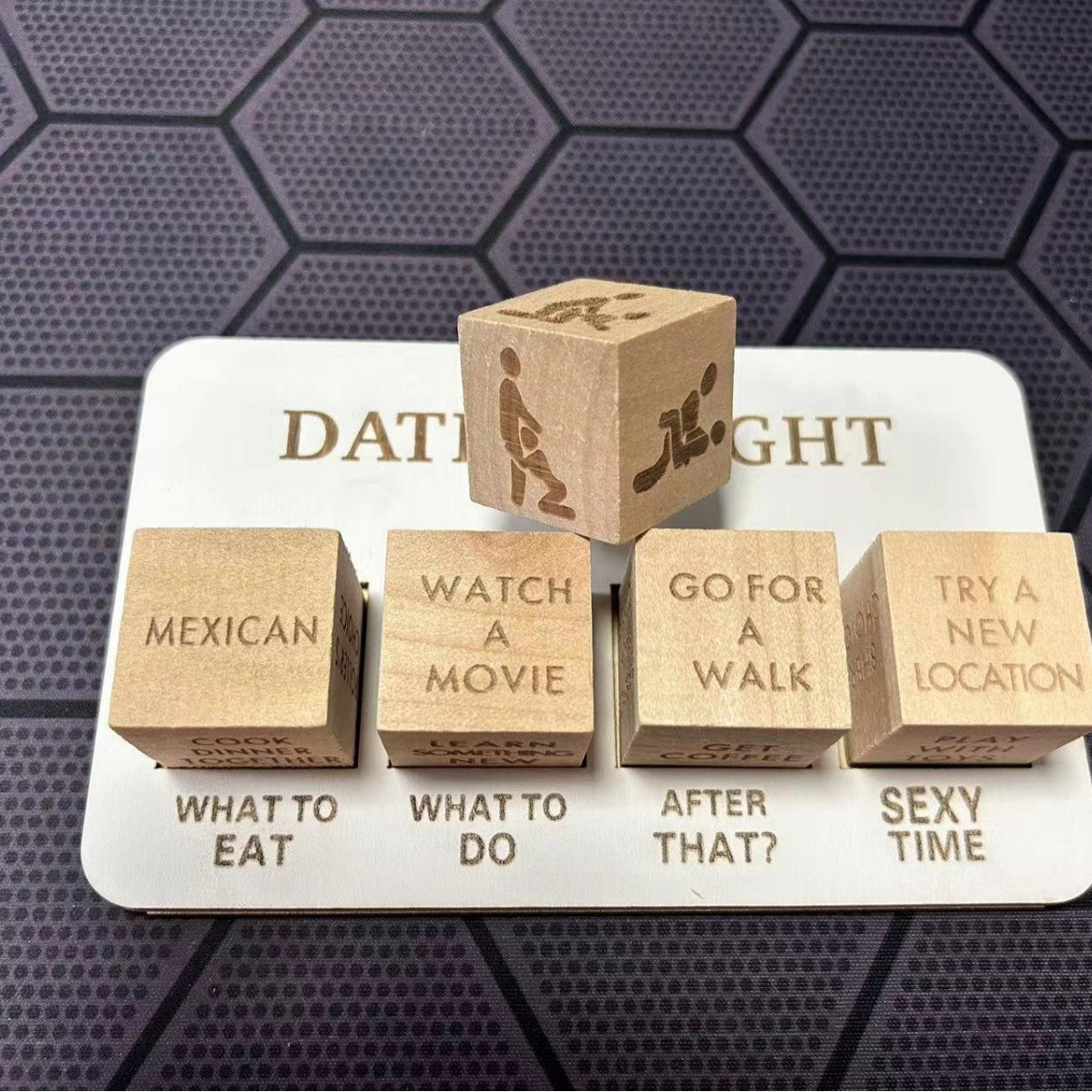 Couples' Date Night Dice Set 🎲 – Wooden Love & Food Decision Maker ❤️🍕, Ideal Valentine's Day Gift for Him/Her 💖